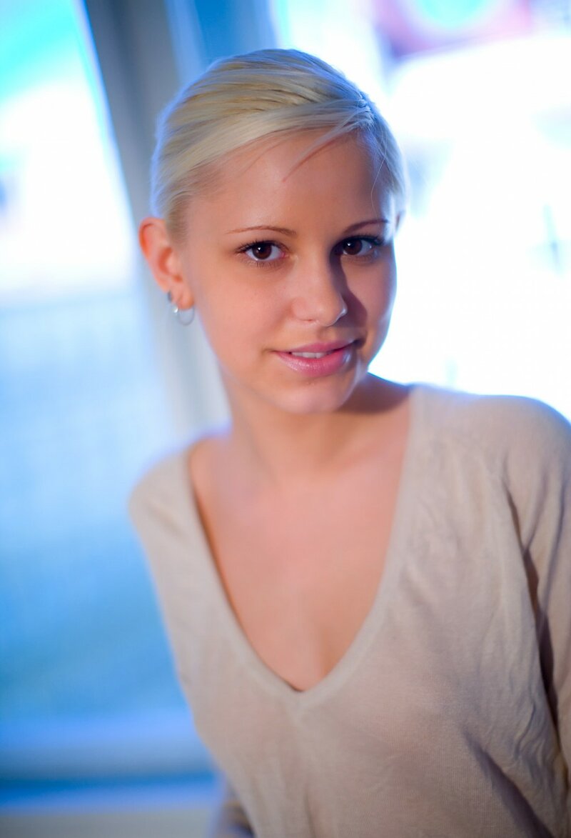 Есения, 23